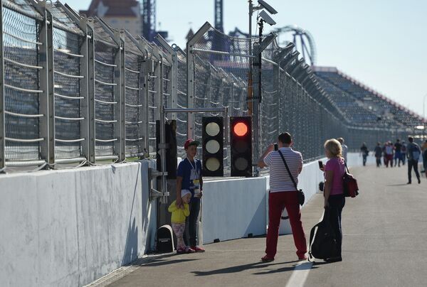 Подготовка к российскому этапу чемпионата мира по кольцевым автогонкам в классе Формула-1