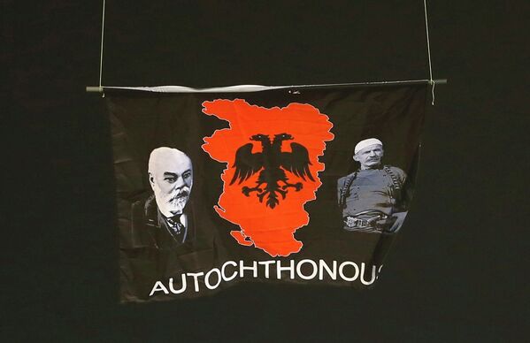 Провокационный политический баннер на матче Сербия - Албания
