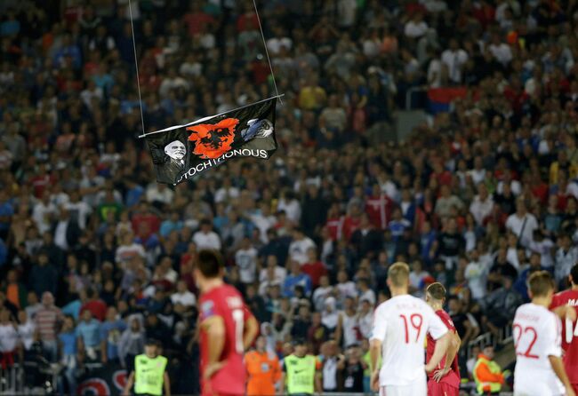 Баннер, приведший к беспорядкам и остановке матча отборочного турнира Евро-2016 между Сербией и Албанией