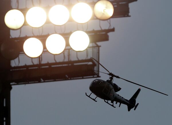 Вертолет полиции Сербии на матче Партизан - Црвена Звезда