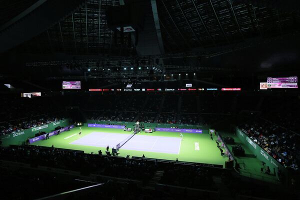 Вид на теннисный корт во время матча  Агнешки Радваньской (Польша) против Петры Квитовой (Чехия)