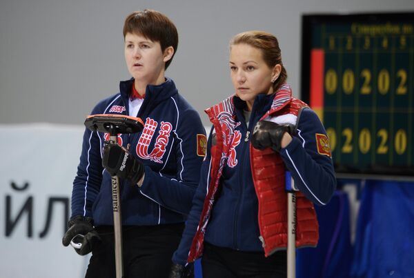 Игроки сборной команды Россия-2 Ольга Жаркова (слева) и Юлия Портунова