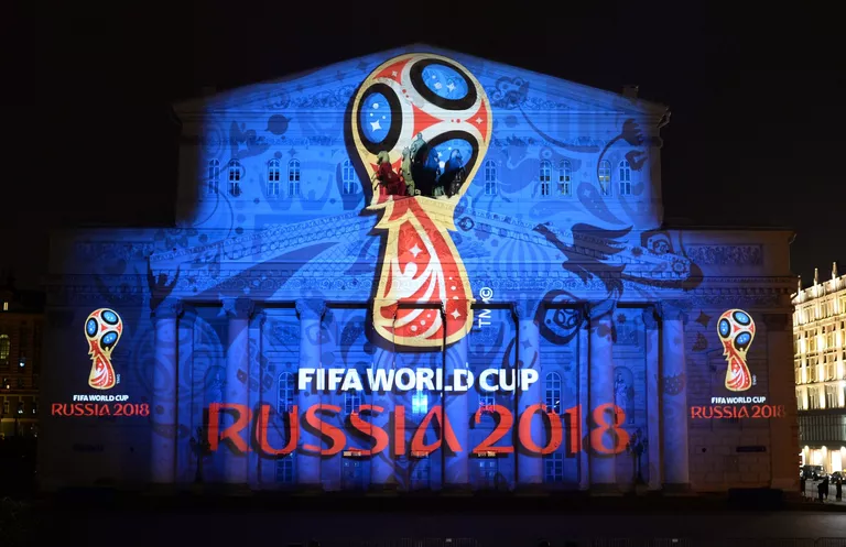 Проекция официального логотипа чемпионата мира 2018 по футболу на фасаде Государственного академического Большого театра в Москве Проекция официального логотипа чемпионата мира 2018 по футболу на фасаде Государственного академического Большого театра в Москве