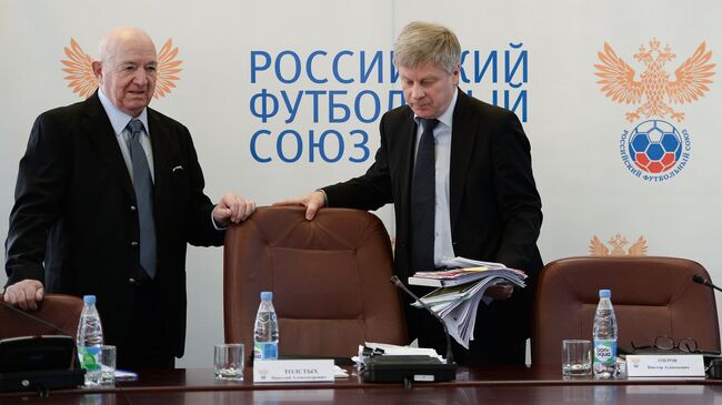 Первый вице-президент РФС Никита Симонян (слева) и президент Российского футбольного союза (РФС) Николай Толстых
