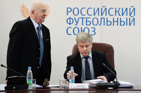Первый вице-президент РФС Никита Симонян (слева) и президент Российского футбольного союза (РФС) Николай Толстых