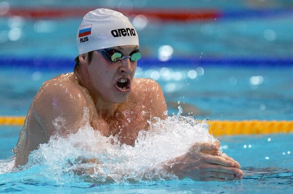 Олег Костин на дистанции заплыва на 200м