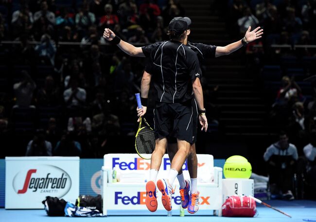 Братья Брайан после победы на итоговом турнире ATP