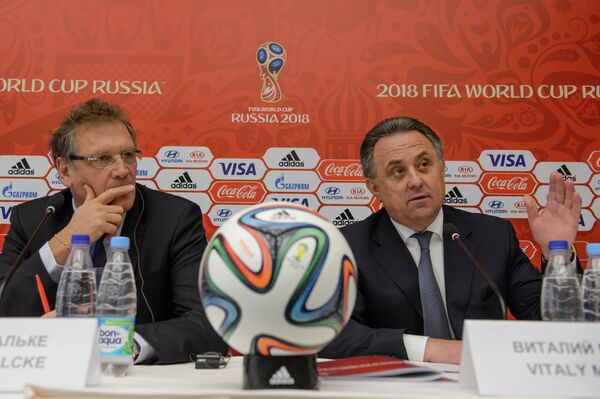 Министр спорта РФ Виталий Мутко (справа) и генеральный секретарь ФИФА Жером Вальке