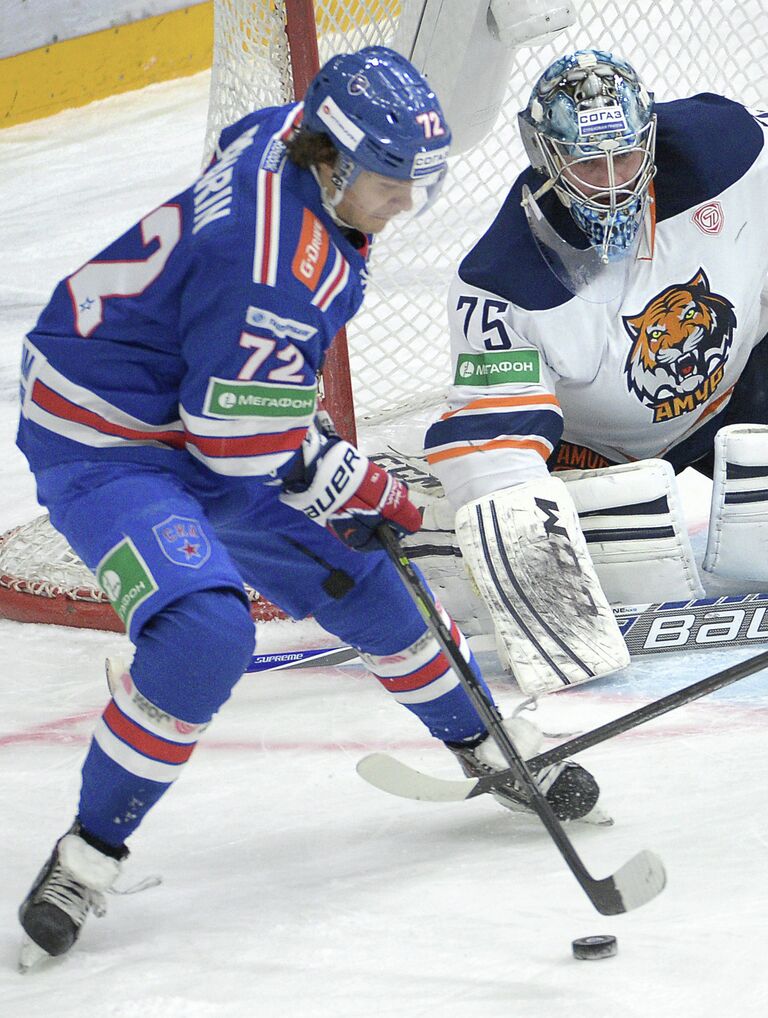 Игровой момент матча СКА - Амур