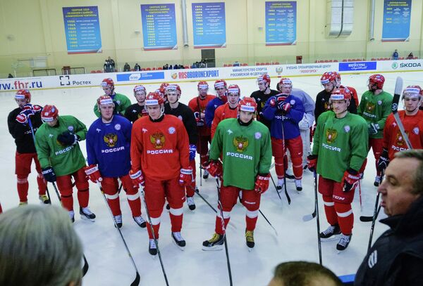 Хоккеисты сборной России во время тренировки сборной на УТЦ Новогорск
