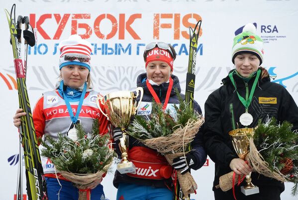 Анна Поваляева – 2-е место, Наталья Коростелева – 1-е место, Ксения Малеванная – 3-е место (слева направо)
