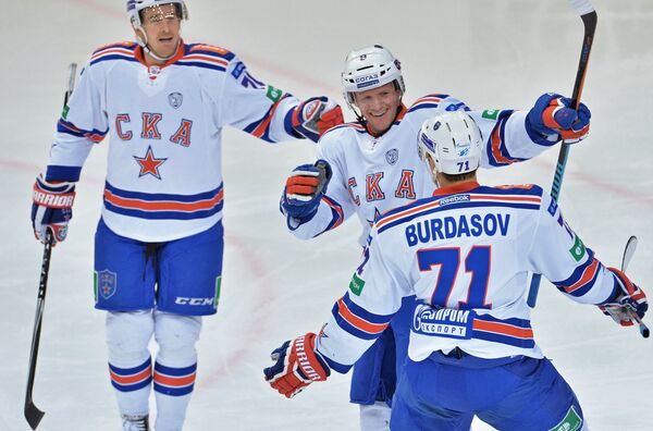 Хоккеисты СКА Роман Червенка, Тони Мортенссон и Антон Бурдасов (слева направо)