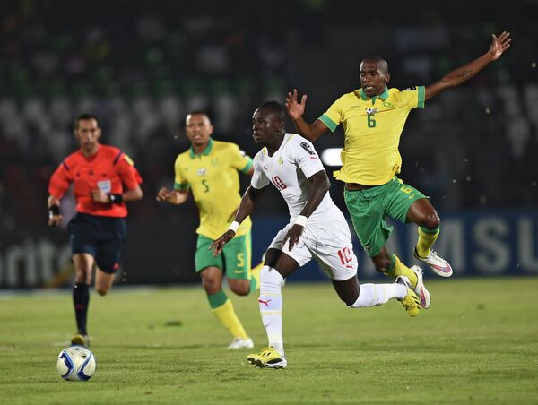 Игровой момент матча ЮАР - Сенегал