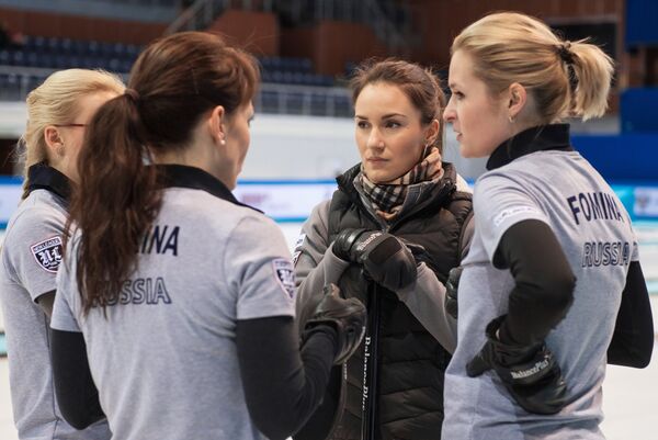 Игроки женской сборной команды Россия-1 Маргарита Фомина, Анна Сидорова, Екатерина Галкина (справа налево)