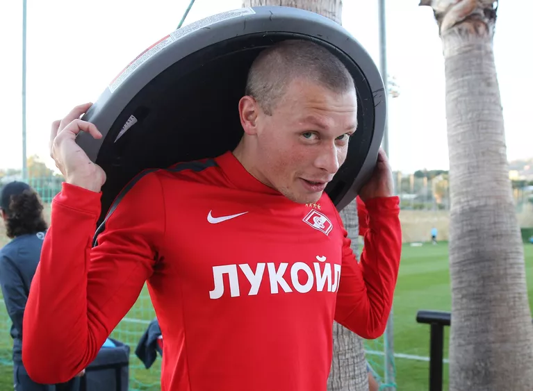 Защитник ФК Спартак Евгений Макеев Защитник ФК Спартак Евгений Макеев