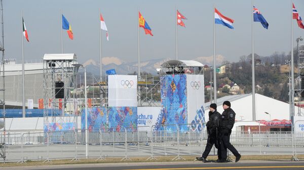 Сотрудники правоохранительных органов в олимпийском парке во время зимних Олимпийских игр в Сочи