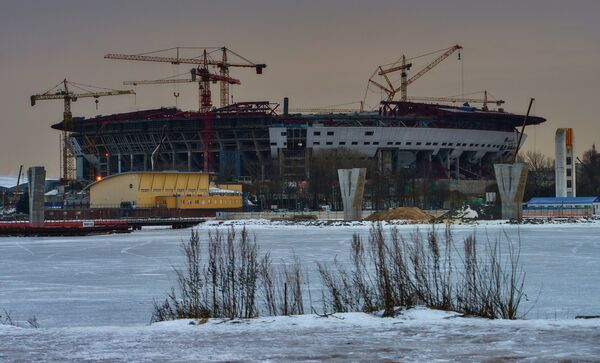 Вид на строящийся стадион Зенит-Арена