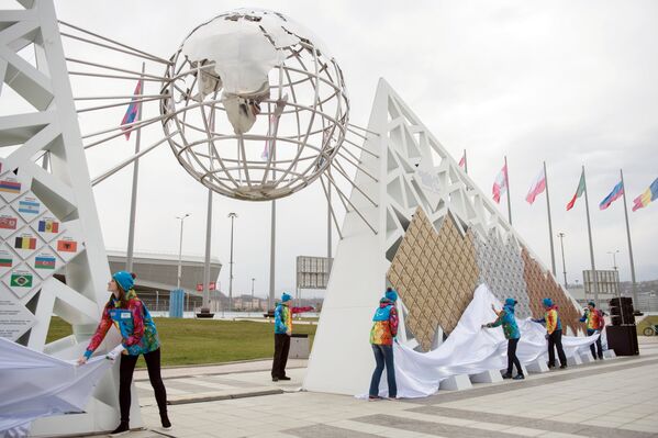 Открытие скульптурной композиции Стена чемпионов Игр