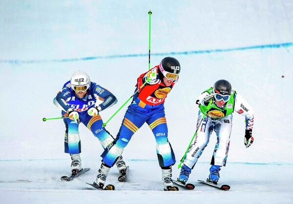 Микаэль Форслунд, Виктор Эхлинг Норберг и Жан-Фредерик Шапюи (слева направо) на этапе Кубка мира по фристайлу в дисциплине ски-кросс