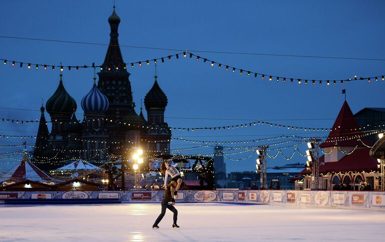 Олимпийские чемпионы Сочи Екатерина Боброва и Дмитрий Соловьев