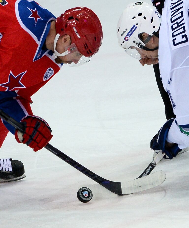 Игровой момент матча ЦСКА - Динамо (Москва)