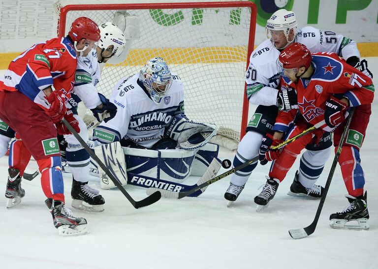 Игровой момент матча ЦСКА - Динамо (Москва)