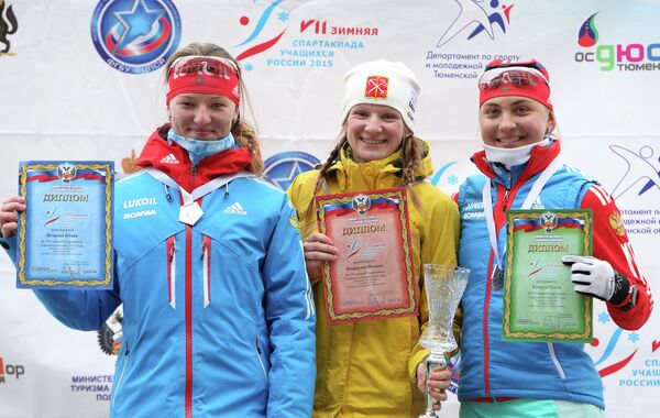 Призеры среди девушек по лыжным гонкам в спринте на Спартакиаде учащихся России