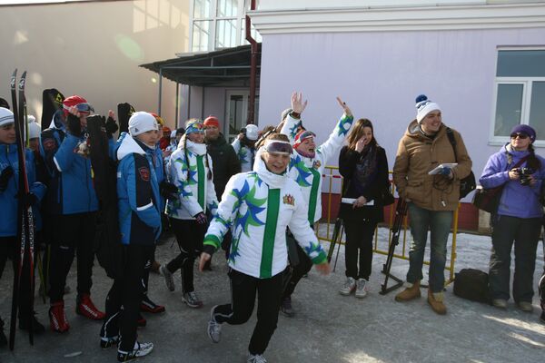 Биатлонистка команды Свердловской области Анна Власова (на переднем плане)