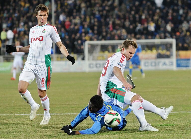 Игровой момент матча Ростов - Локомотив