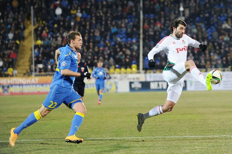 Игровой момент матча Ростов - Локомотив