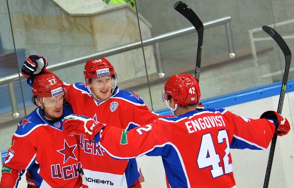 Игорь Григоренко, Симон Яльмарссон и Андреас Энгквист (слева направо)