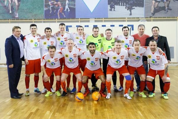 Игроки мини-футбольной команды Элекс-Фаворит
