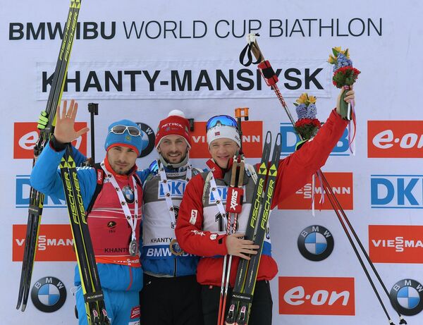 Слева направо: Антон Шипулин (Россия) – 2-е место, Яков Фак (Словения) – 1-е место, Тарьей Бе (Норвегия) – 3-е место