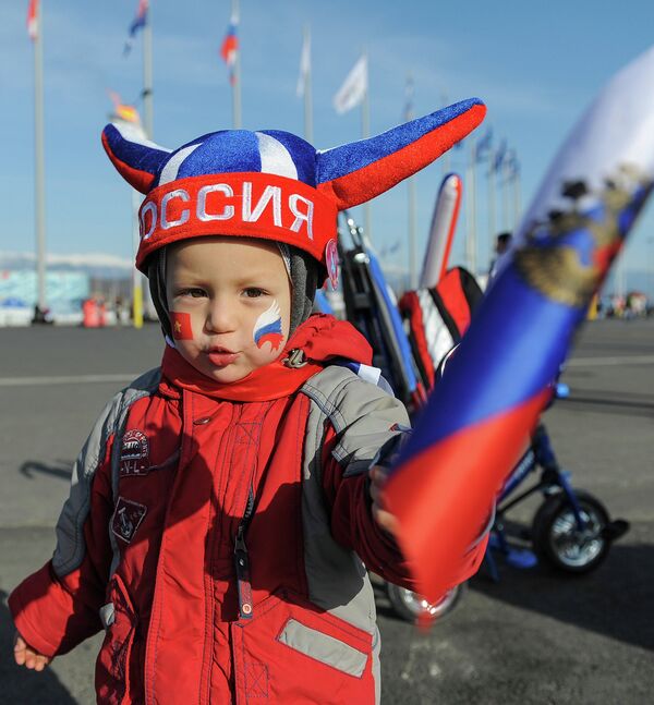 Юный болельщик Российской команды в Олимпийском парке Сочи