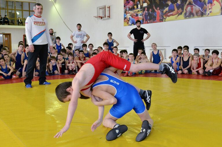 Мастер-класс олимпийского чемпиона по вольной борьбе Б.Сайтиева в Дагестане