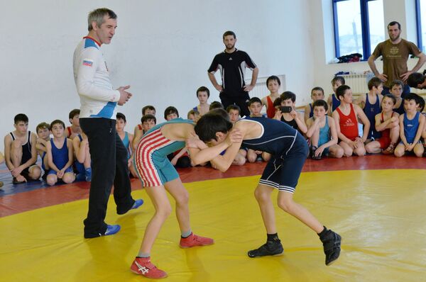 Мастер-класс олимпийского чемпиона по вольной борьбе Б.Сайтиева в Дагестане