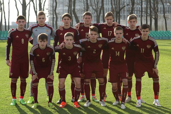 Футболисты юношеской сборной России (до 17 лет)