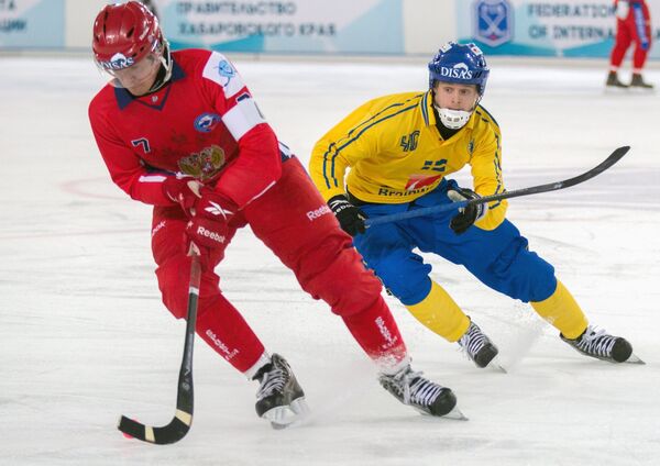 Игровой момент матча Россия - Швеция