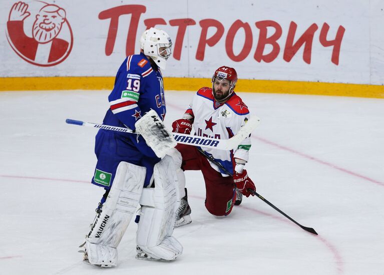 Микко Коскинен (слева) и Александр Радулов