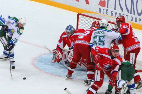Финал чемпионата России по хоккею : Салават Юлаев выиграл у Локомотива - 2:0