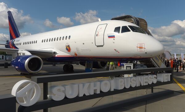Самолет Sukhoi Superjet 100