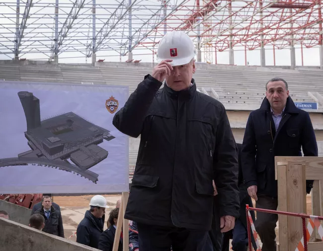 Сергей Собянин (слева) и президент ПФК ЦКА Евгений Гинер