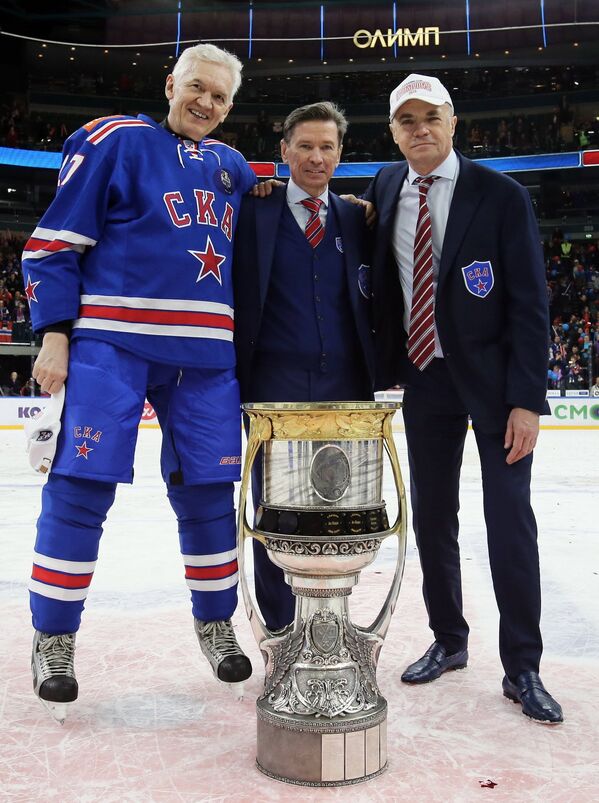 Александр Медведев, Вячеслав Быков и Геннадий Тимченко (справа налево)