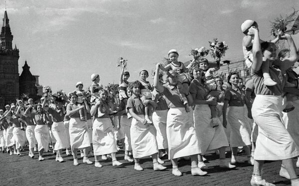 Физкультурный парад на Красной площади, посвященный Дню Международной солидарности трудящихся 1936 года