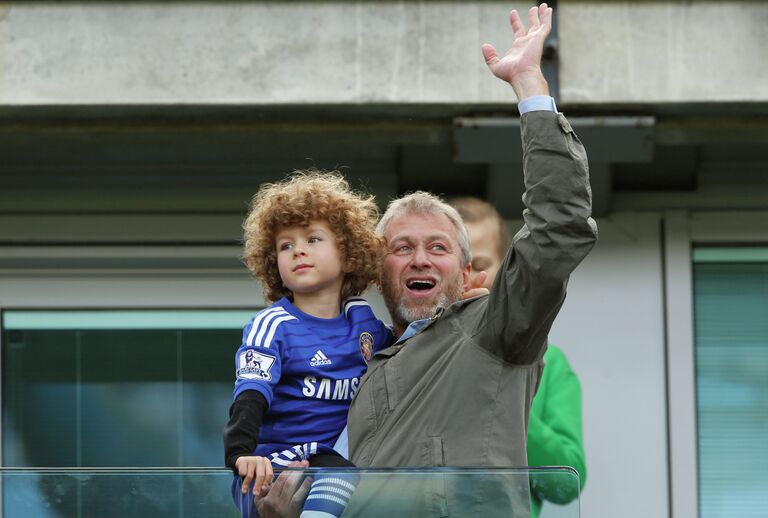 Владелец Челси Роман Абрамович со своим сыном Аароном Владелец Челси Роман Абрамович со своим сыном Аароном