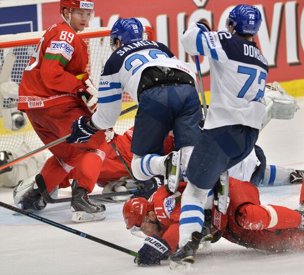 Игровой момент матча Финляндия - Белоруссия