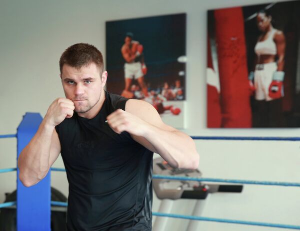 Российский боксер Денис Бойцов на тренировке