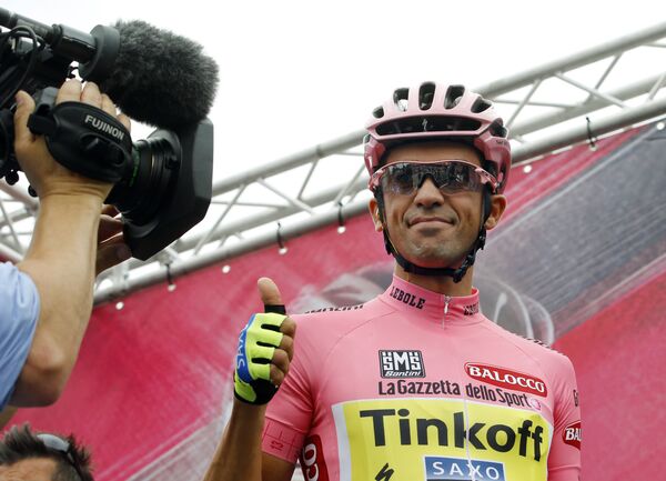 Испанский велогонщик команды Tinkoff-Saxo Альберто Контадор