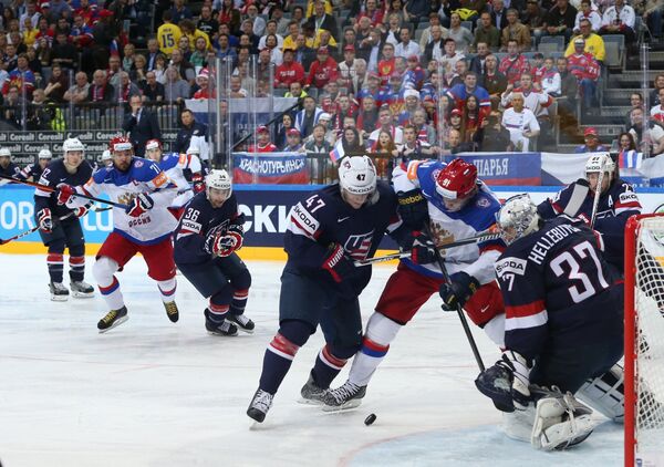 Игровой момент матча США - Россия