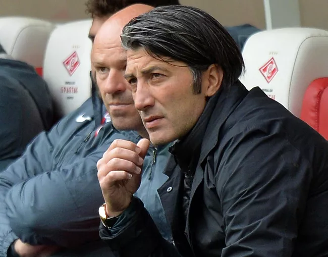 Мурат Якин (справа) Мурат Якин (справа)